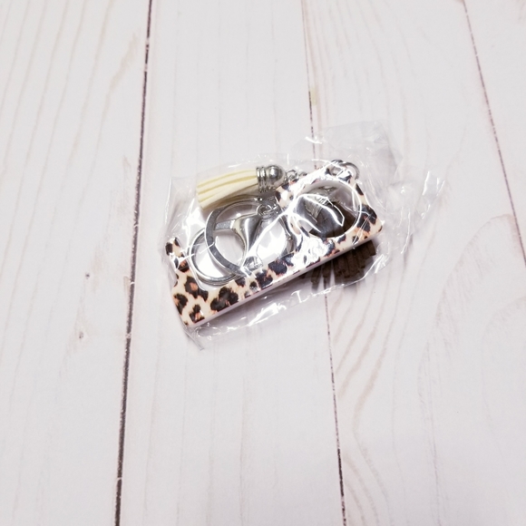 Leopard No-Contact Door Opener Tool - Picture 2 of 3